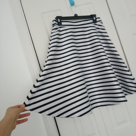The limited striped skirt - Picture 2 of 6